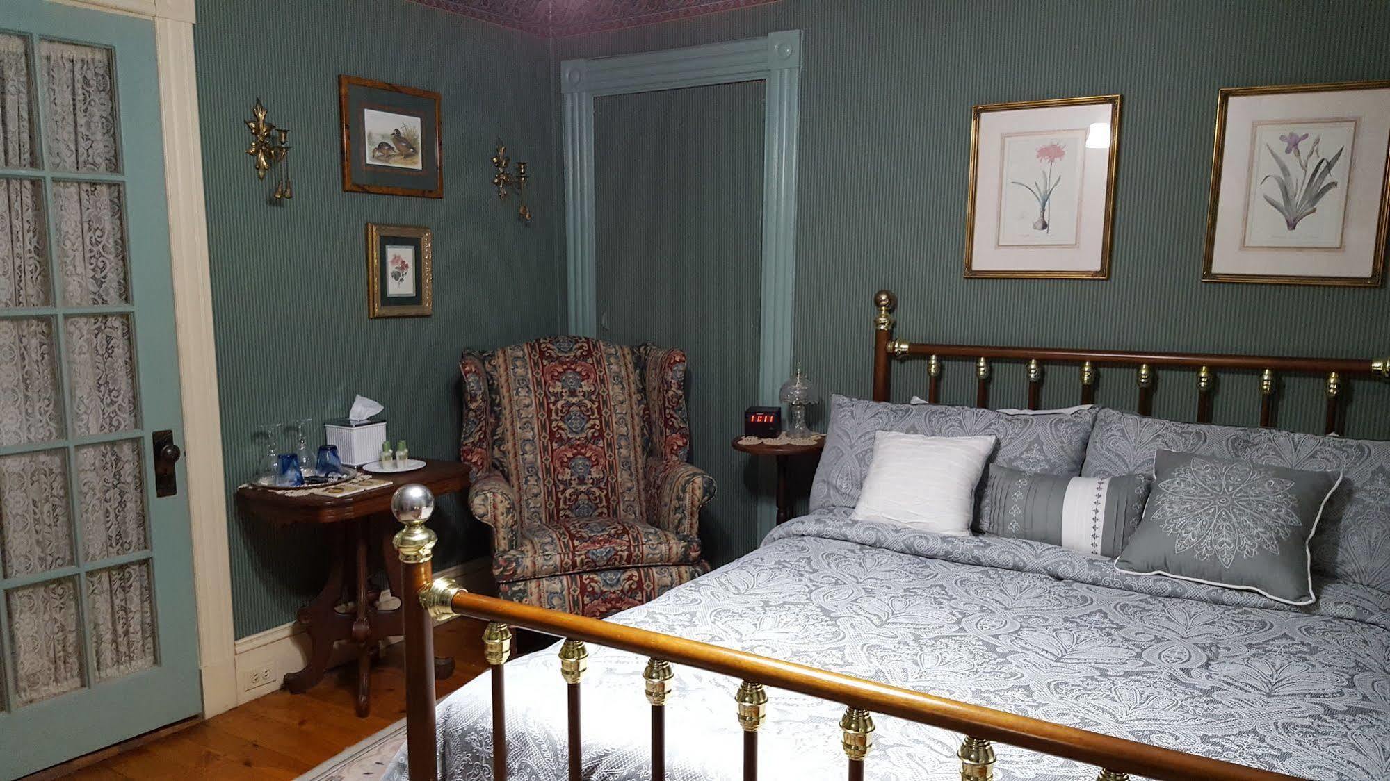 Holidae House Bed & Breakfast Bethel Exterior photo