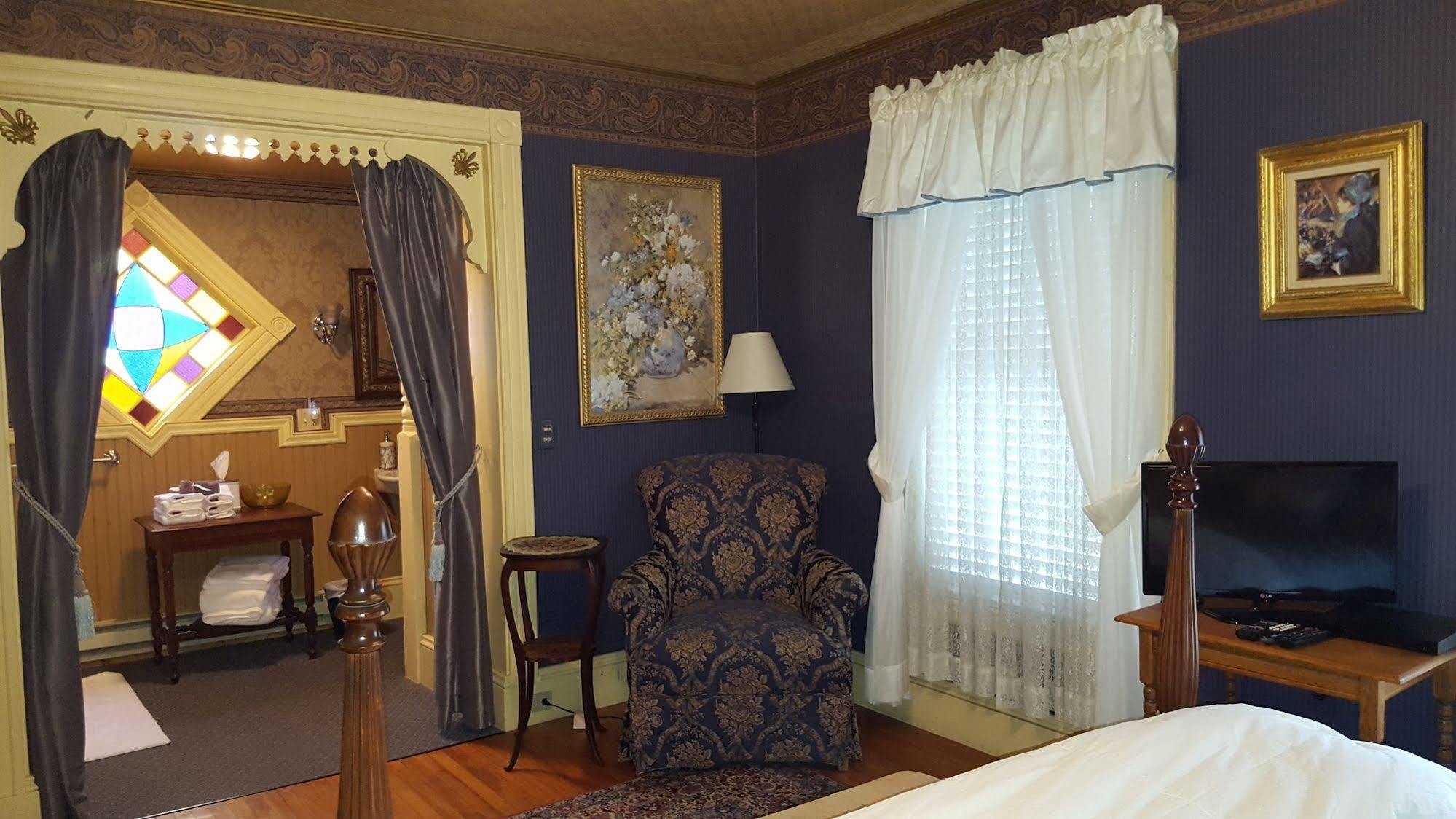 Holidae House Bed & Breakfast Bethel Exterior photo